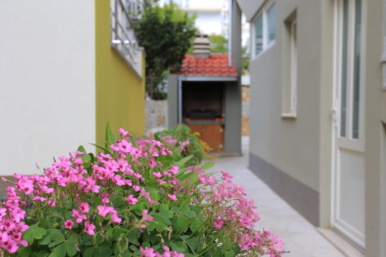 Apartments By The Sea Nemira, Omis - 17039 Tice Zewnętrze zdjęcie