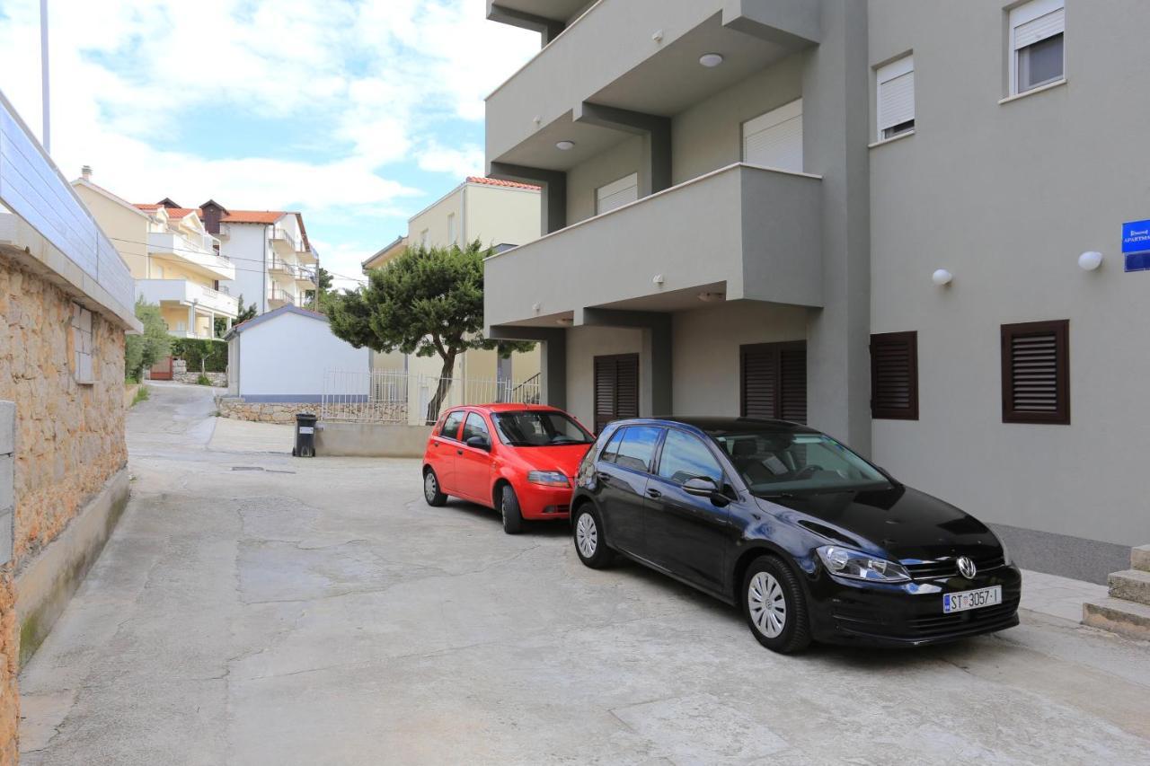 Apartments By The Sea Nemira, Omis - 17039 Tice Zewnętrze zdjęcie