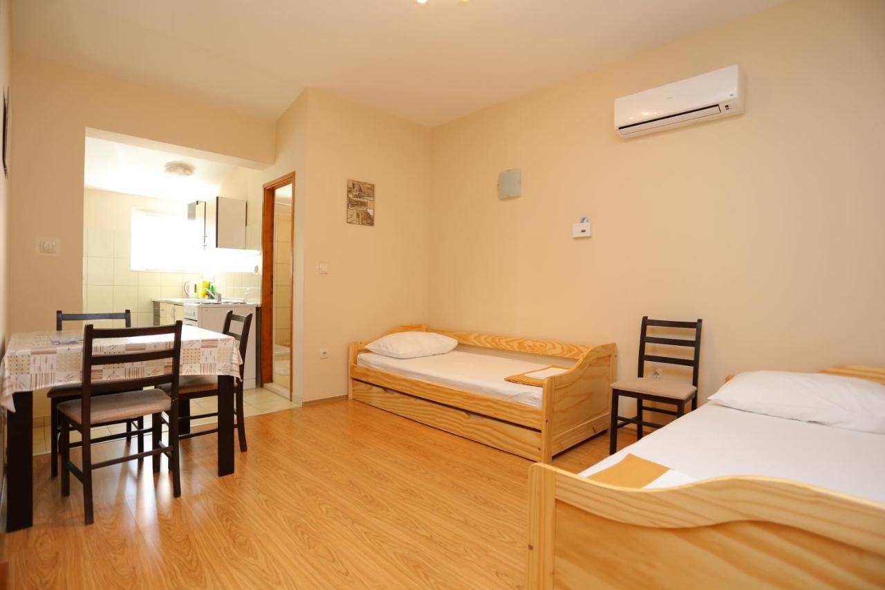 Apartments By The Sea Nemira, Omis - 17039 Tice Zewnętrze zdjęcie