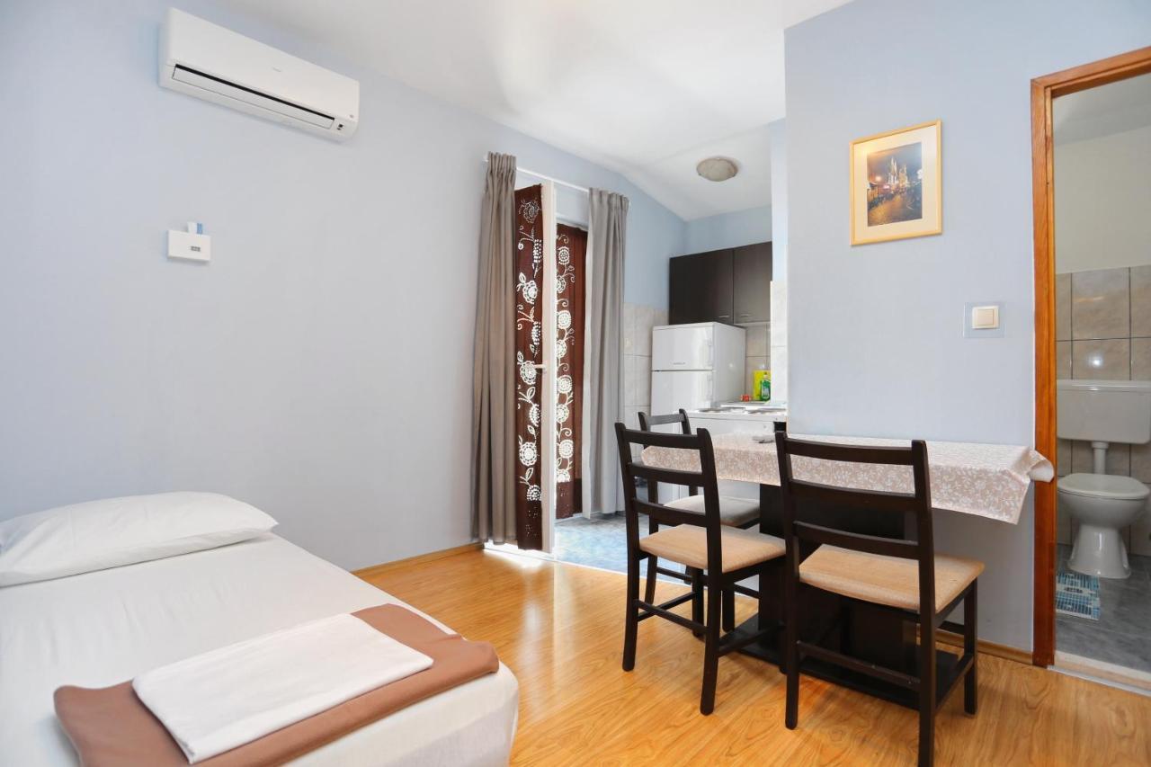 Apartments By The Sea Nemira, Omis - 17039 Tice Zewnętrze zdjęcie