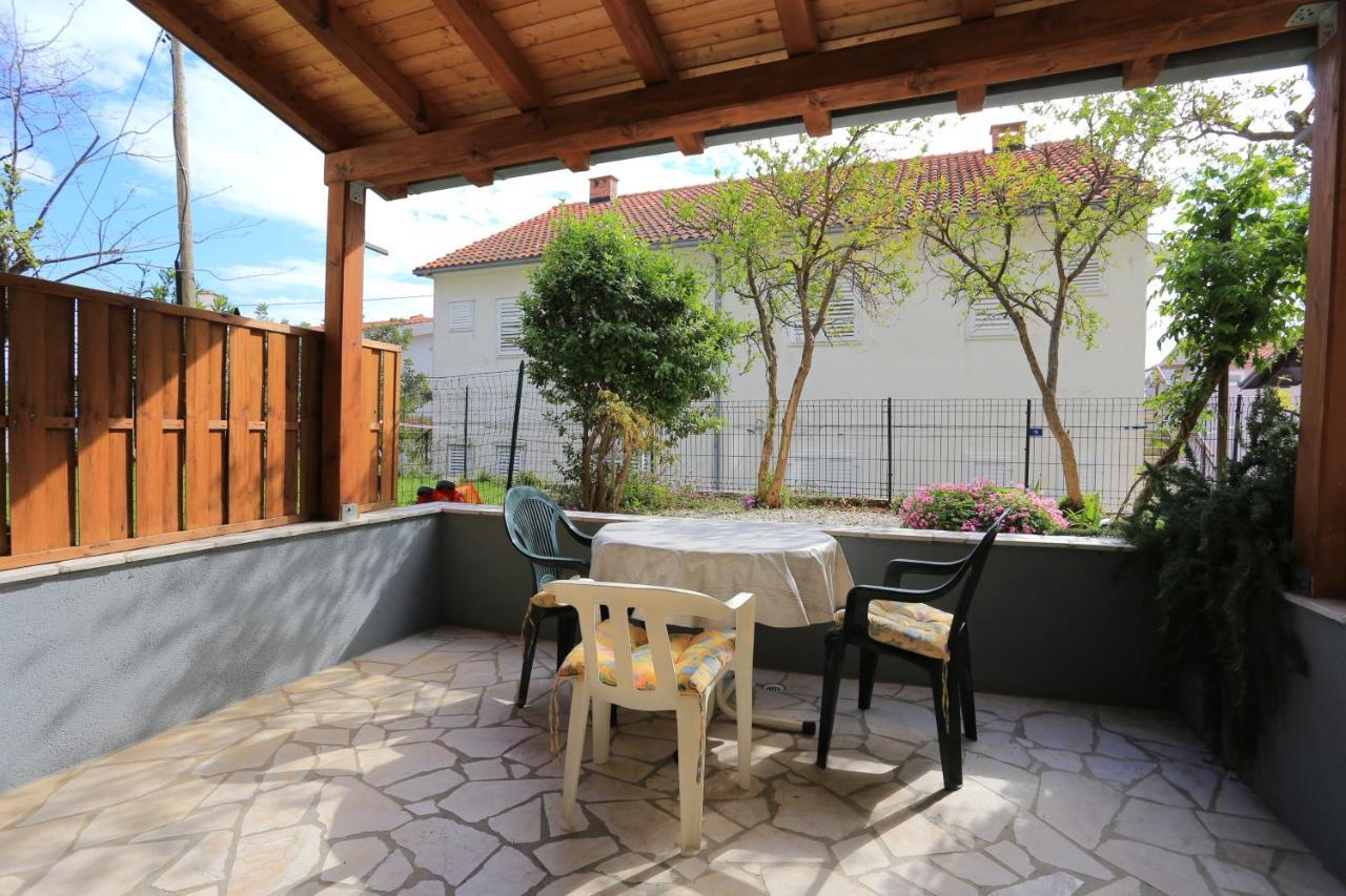 Apartments By The Sea Nemira, Omis - 17039 Tice Zewnętrze zdjęcie