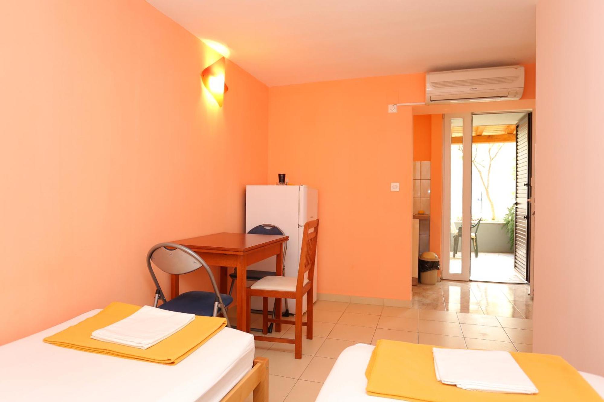 Apartments By The Sea Nemira, Omis - 17039 Tice Pokój zdjęcie